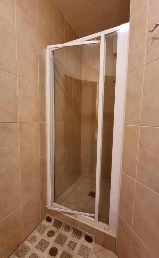 Relax Wellness Apartman Hajduszoboszlo Exterior photo